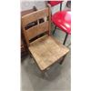 Image 1 : VINTAGE WOOD CHAIR