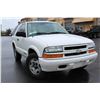 Image 2 : 2005 WHITE CHEVROLET BLAZER 2 DOOR 4X4 224000KMWITH KEYS REGISTRATION AND CAR PROOF