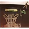 Image 1 : Prewar O Gauge Accessory Assortment