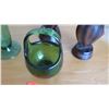 Image 2 : 2 Carved Wooden Birds, Green Handblown Glass Basket, Green Glass Vase