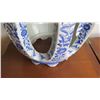 Image 4 : Blue & White Glazed Porcelain Garden Stool 18" H, 13"Dia.