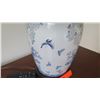 Image 3 : Blue and White Ceramic Table Lamp, 28" Tall