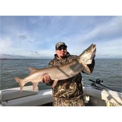 Casting/Trolling Fishing Trip for Musky on Lake St. Clair for 2 Anglers