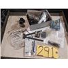 Image 1 : Box with contain