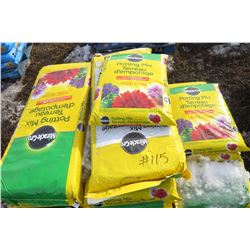 PALLET OF MIRACLE GROW POTTING MIX