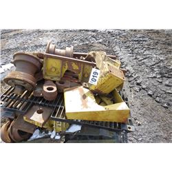 PALLET OF SPROCKETS AND CAT PARTS