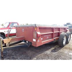 INTERNATIONAL 575 TANDEM MANURE SPREADER