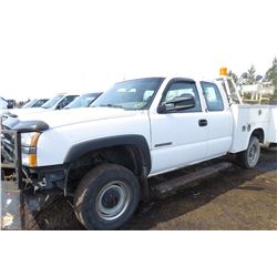 2003 CHEV 2500HD CREW CAB TRUCK