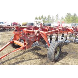 MELROE 911 - 5 BOTTOM PLOW