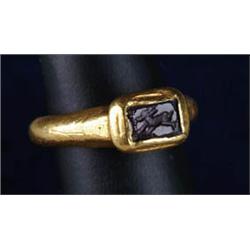 ANCIENT SASANIAN GOLD AND BLACK JASPER RING