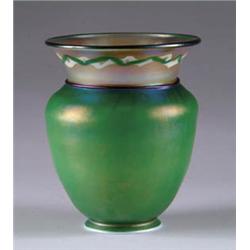 STEUBEN GREEN SHADE WITH APPLIED BORDER