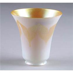 QUEZAL ART GLASS SHADE