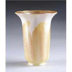 QUEZAL ART GLASS SHADE