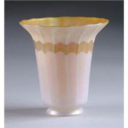 QUEZAL DECORATED ART GLASS SHADE