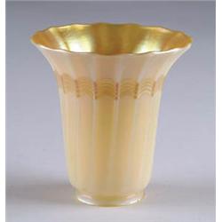 QUEZAL DECORATED ART GLASS SHADE