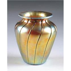 CONTEMPORARY ART GLASS VASE