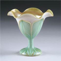 QUEZAL DECORATED FLOWER FORM