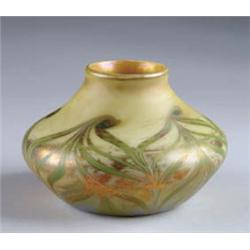 ART GLASS VASE