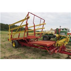 NEW HOLLAND 1002 BALE WAGON