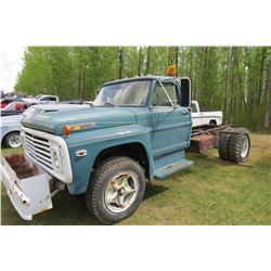 APPROXIMATELY 1976 FORD F600