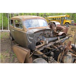 1941 PACKARD 180 SEDAN