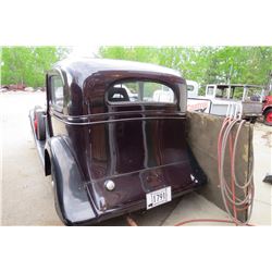 1933 CHEV SEDAN