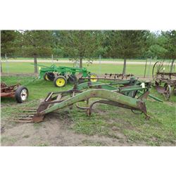 JOHN DEERE FRONT END LOADER