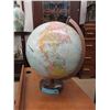 Image 1 : 13" Globe