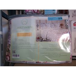 New 3 Piece Double/Queen Floral Quilt Set