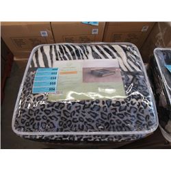 New Queen Size Animal Stripe Sherpa Blanket
