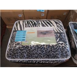 New Queen Size Animal Stripe Sherpa Blanket