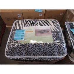 New Queen Size Animal Stripe Sherpa Blanket