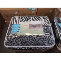 New Queen Size Animal Stripe Sherpa Blanket