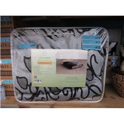 New Queen Size Grey & Black Sherpa Blanket