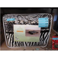 New Queen Size Animal Stripe Sherpa Blanket