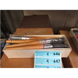 4 Dozen New #8 Artist's Bristle Brushes