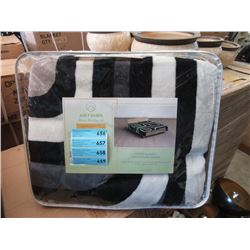 New Queen Size Geometric Pattern Sherpa Blanket