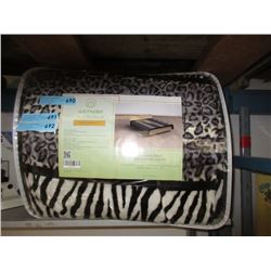 New Queen Size Animal Stripe Sherpa Blanket