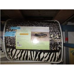 New Queen Size Animal Stripe Sherpa Blanket