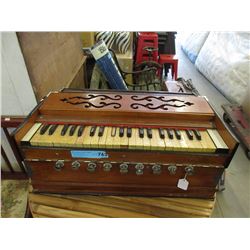 Vintage Harmonium