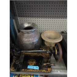 Vintage Singer Sewing Machine & 2 Vases