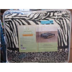 New Queen Size Animal Stripe Sherpa Blanket