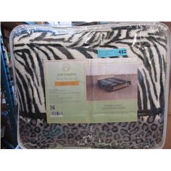 New Queen Size Animal Stripe Sherpa Blanket