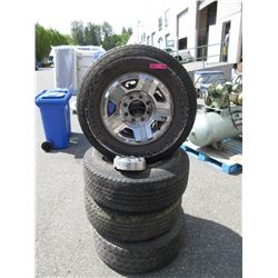 Set of 4 Continental 275/70R18 Truck Tires