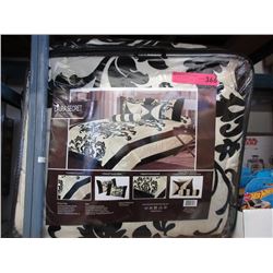 New 7 Piece Queen Size Comforter Set