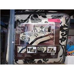 New 7 Piece Queen Size Comforter Set