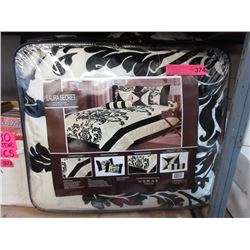 New 7 Piece Queen Size Comforter Set