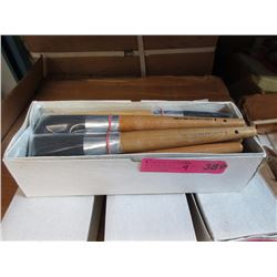 4 Dozen New #8 Bristle Artist Brushes