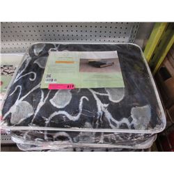 New Queen Size Grey & Black Plush Blanket