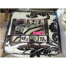 New Queen Size 7 Piece Comforter Set